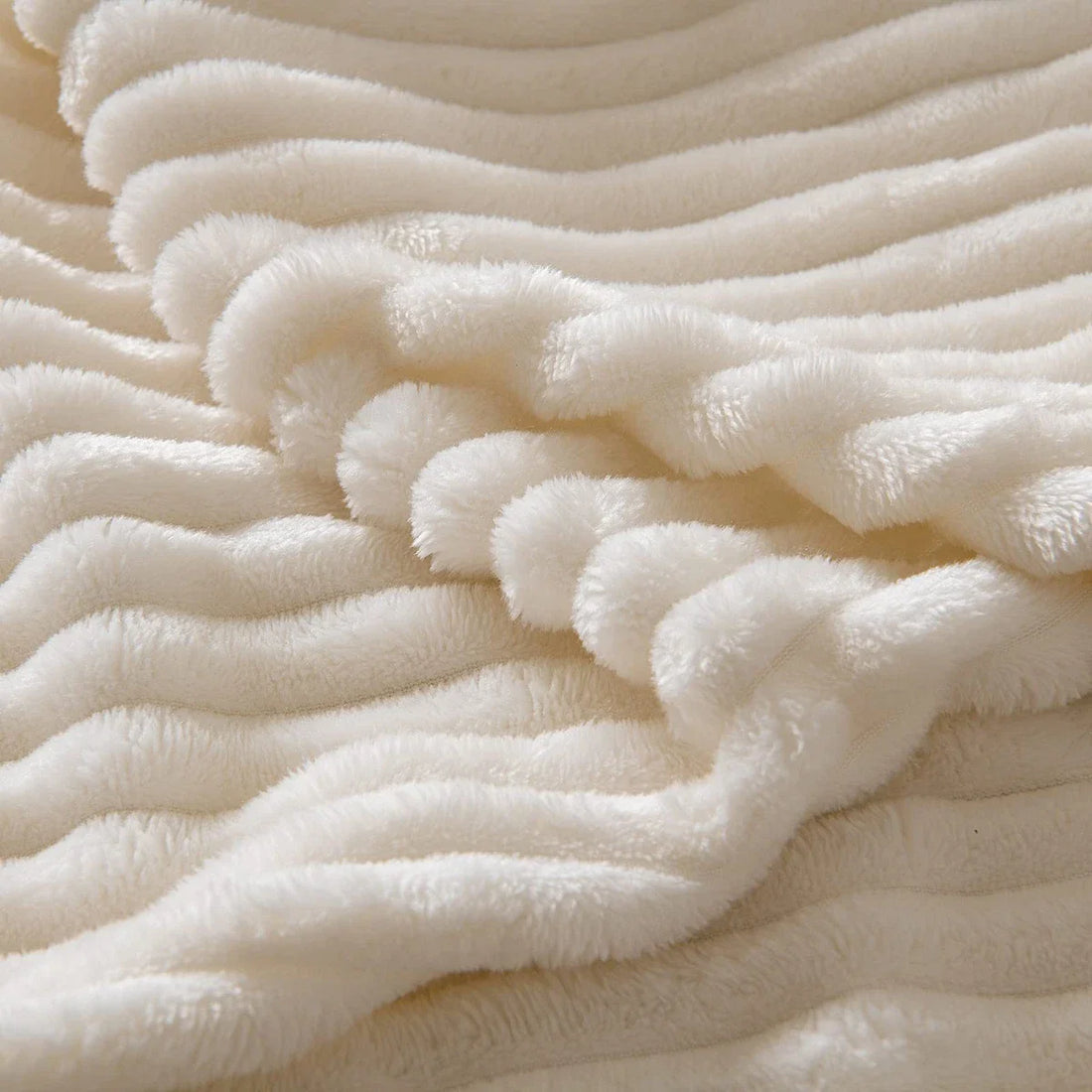 Fleece Throw Blanket 3D-Ribbed Jacquard Soft -Pearl White